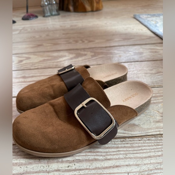 Old Navy Brown Suede Slip-On Clogs with Buckle size 8 - Picture 1 of 3